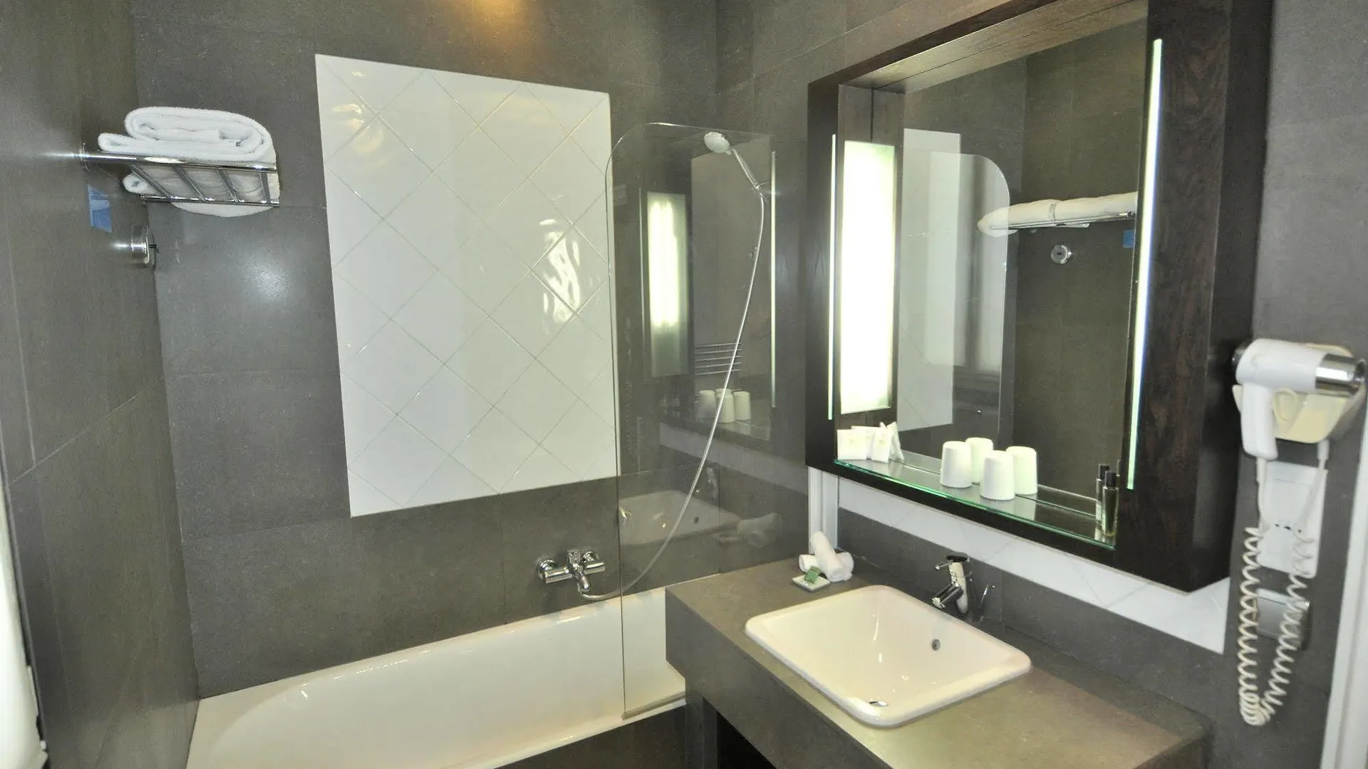 Hotel Duret Champs Elysees Paris